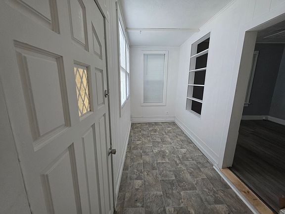 2nd image of 106 W Pine St