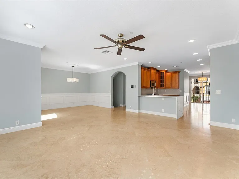 604 NE Francesca Ln — Photo 11