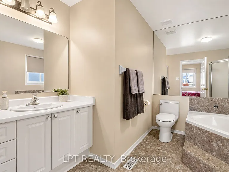 84 Newborough Cres — Photo 9