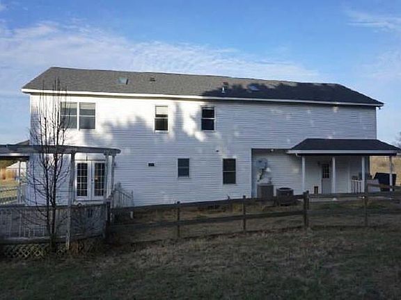 3rd image of 3770 Maplecrest Ct