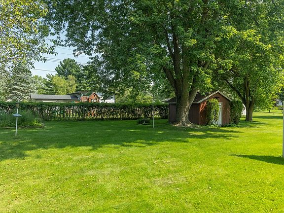 5th image of W395N5892 Laketon Ave