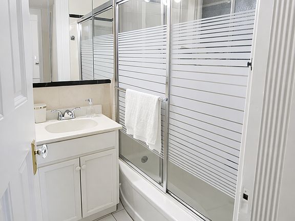 4th image of 271 Dartmouth St APT 4K