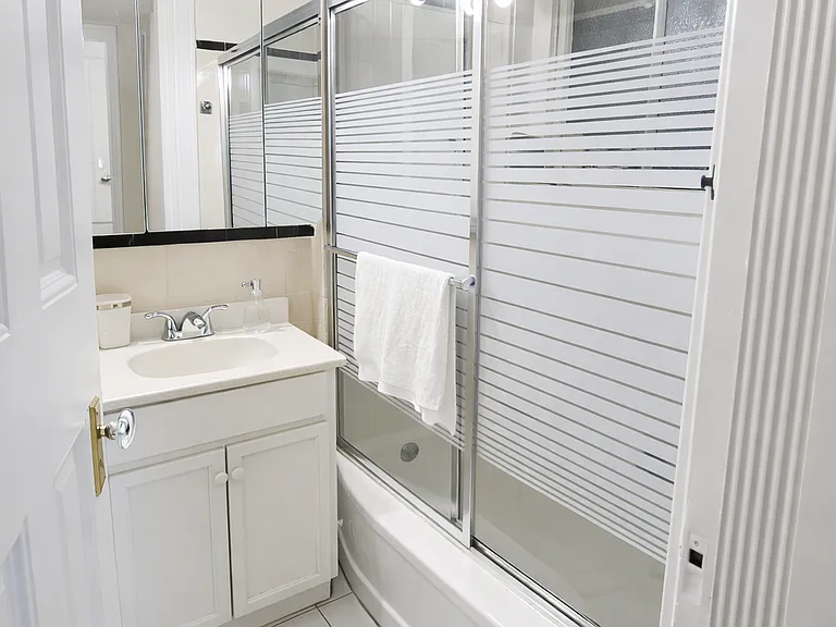 271 Dartmouth St #4K — Photo 4