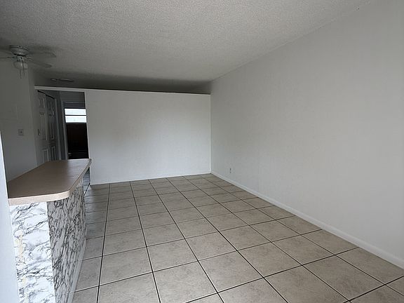 2nd image of 2851 Jackson St #2