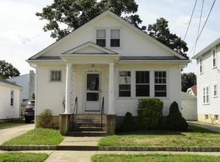 24 Blaisdell St, Cranston, RI 02910