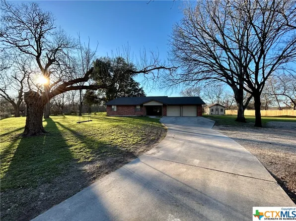 189 Lakeside Dr, Seguin, TX 78155