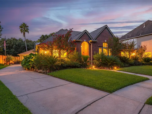 2025 Sandy Coast Cir, League City, TX 77573