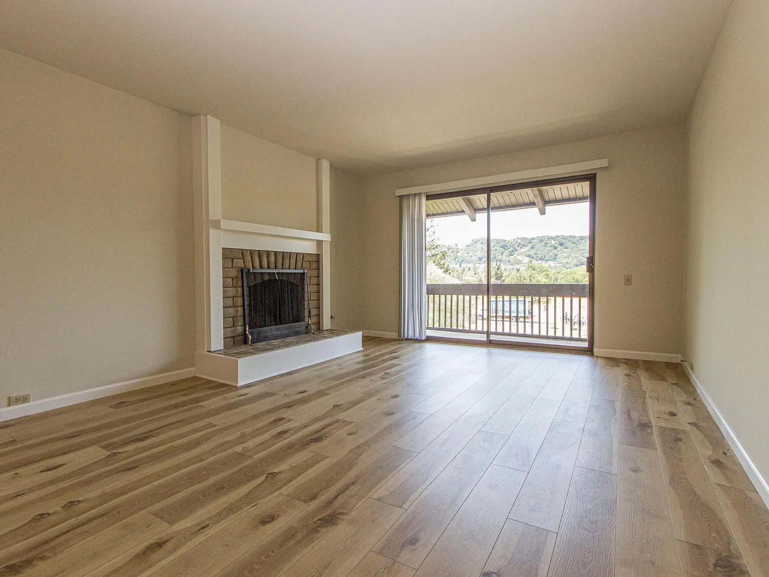2 bed, 1281 sqft, $3,000 — Photo 4