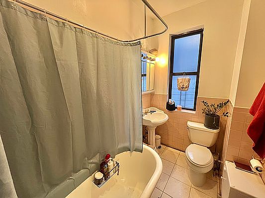 5th image of 561 4th St #C1