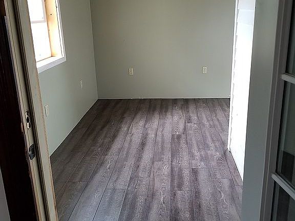 4th image of 231 E Oak St