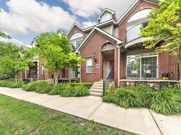 241 W Oakbrook Dr, Ann Arbor, MI 48103