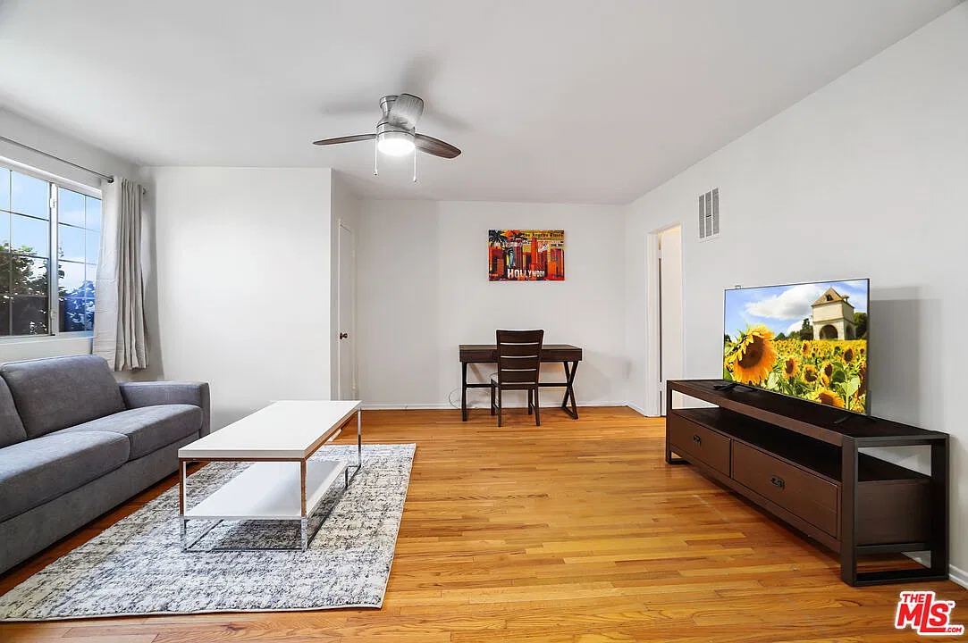 1 bed, 1.0 bath, 650 sqft, $2,100 — Photo 4