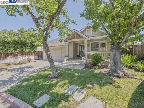 7295 Valley Trails Dr, Pleasanton, CA 94588
