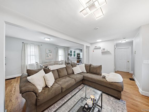 2nd image of 124 Bower Road