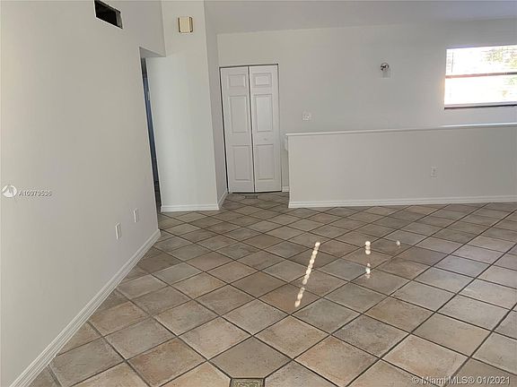 4th image of 341 W Park Dr #15-204