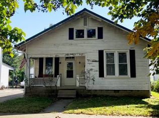 323 W 5th St, Mount Carmel, IL 62863