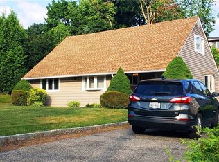 96 Whitman Rd, Yonkers, NY 10710