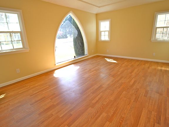 2nd image of 647 W 110th St