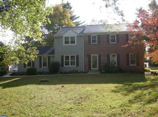 4 Colonial Cir, Thornton, PA 19373