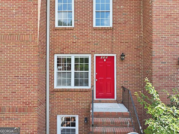3rd image of 135 Davis Mill Ct