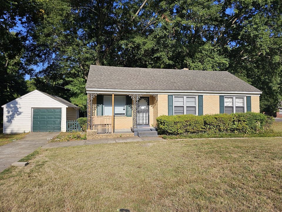 1st image of 555 Stanley Dr