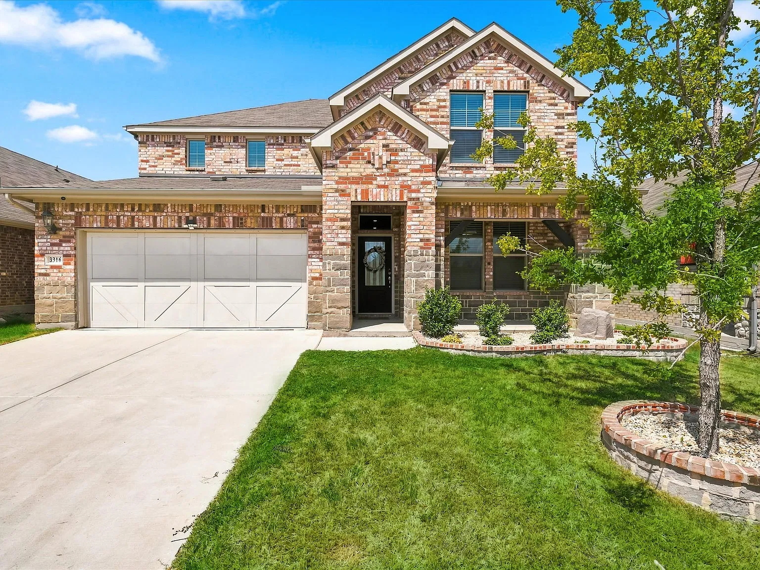 4 bed, 3.5 bath, 3114 sqft, $2,950 — Photo 1