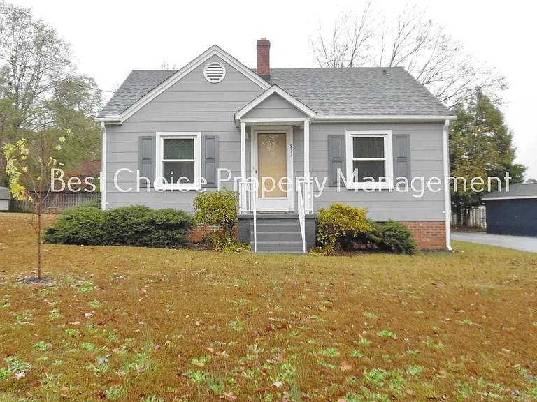 811 S B St — Photo 1