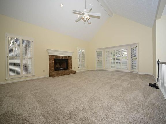 3rd image of 2229 Blenheim Ct