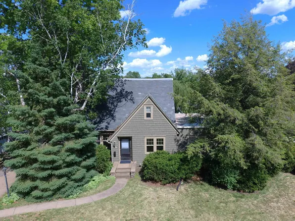 1816 Tremont St, Cedar Falls, IA 50613