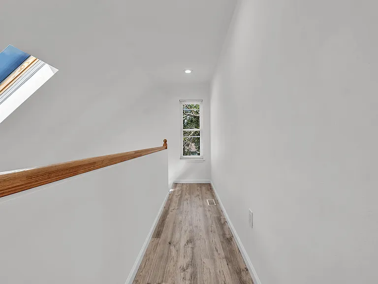 5028 Halwell Dr — Photo 15