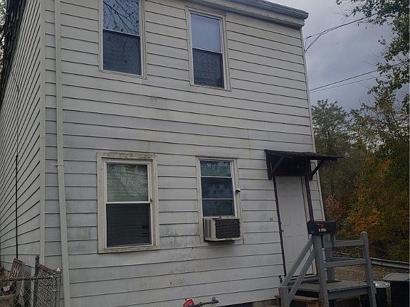 2nd image of 18 Sprain St