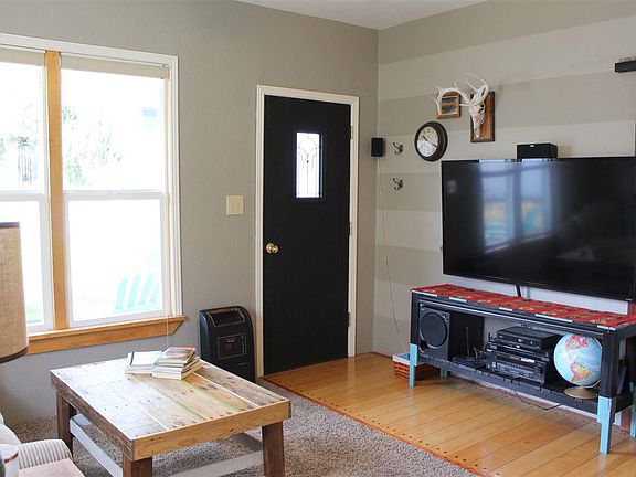 3rd image of 1813 Five 5 N Oak St