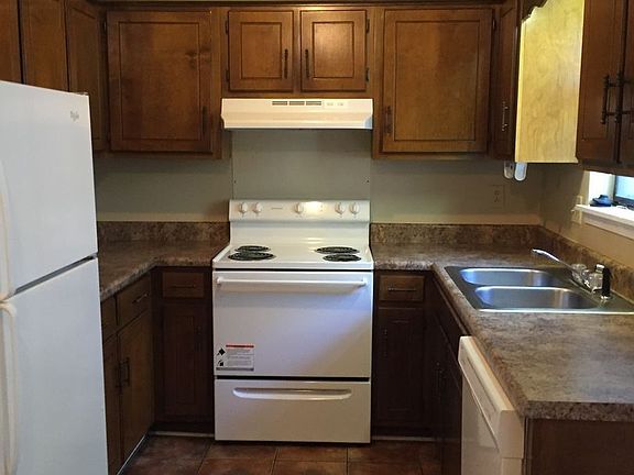 5th image of 305 Park Cir #A