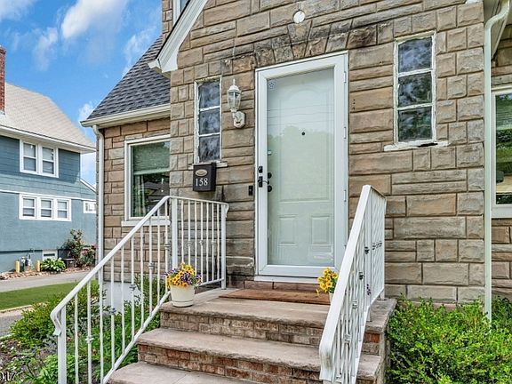5th image of 158 Roessler St