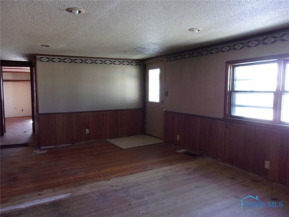 4th image of 1529 Township Road 261