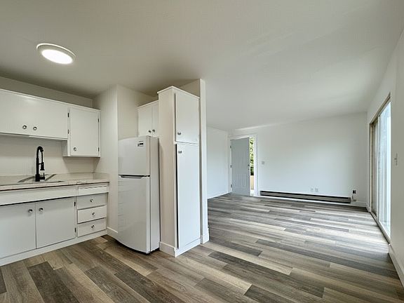 5th image of 3227 14th Ave W #6
