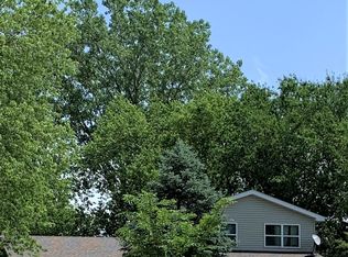 5116 Springdale Ln, McHenry, IL 60050
