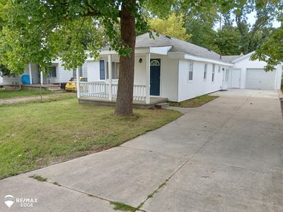 2073 Webber Ave, Burton, MI, 48529