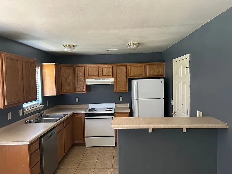 901 SW Sandrock Rd — Photo 6