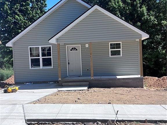 2nd image of 917 Redding Dr