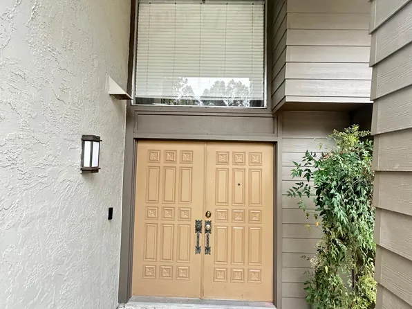 10304 Caminito Surabaya, San Diego, CA 92131