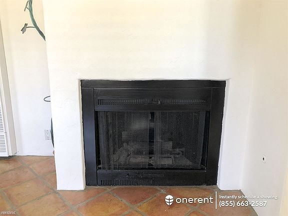 5th image of 822 1/2 Woodlawn Ave
