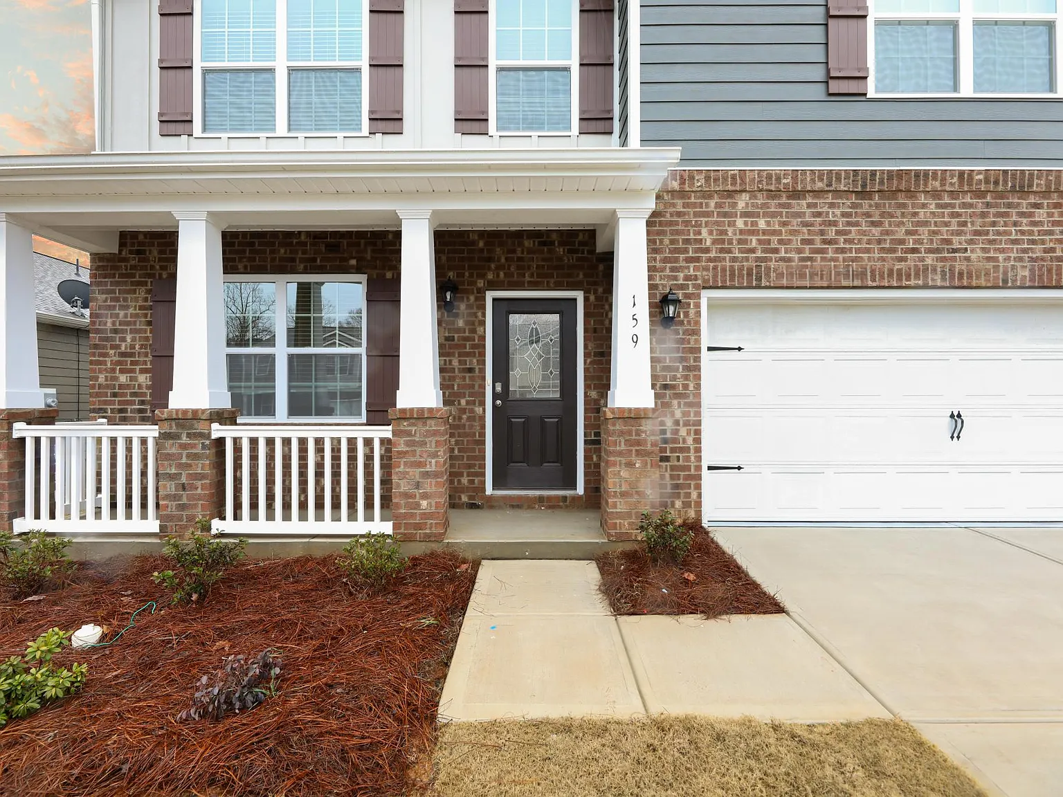 4 bed, 2820 sqft, $2,545 — Photo 2