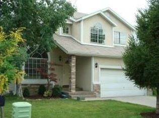 282 E Ashbrook Cir, Midvale, UT 84047