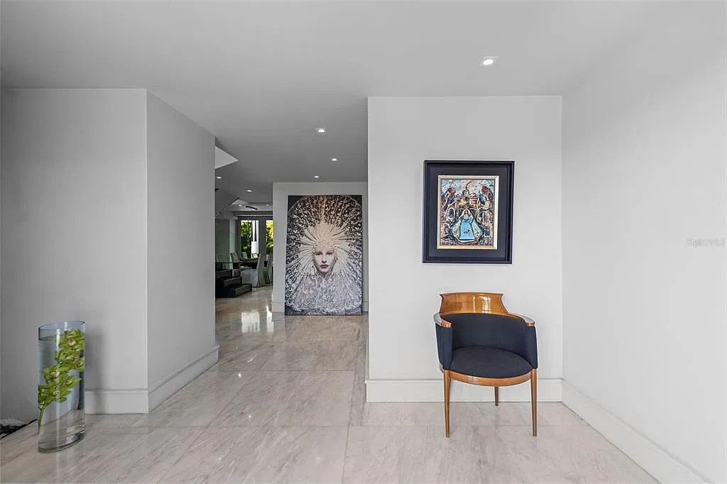4 bed, 4.5 bath, 3600 sqft, $10,000 — Photo 3