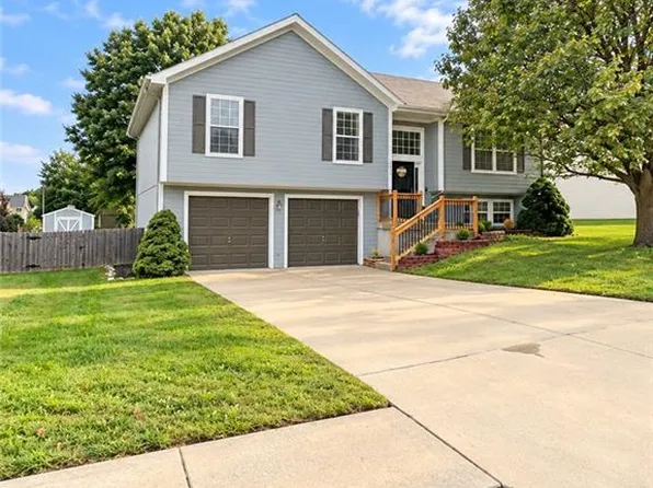 10430 N Tracy Ave, Kansas City, MO 64155