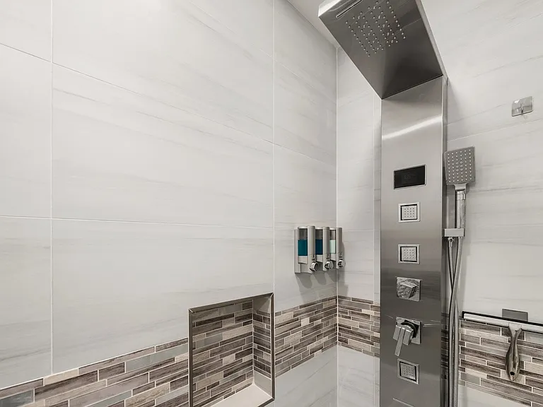 1242 E Pierce St #3 — Photo 10