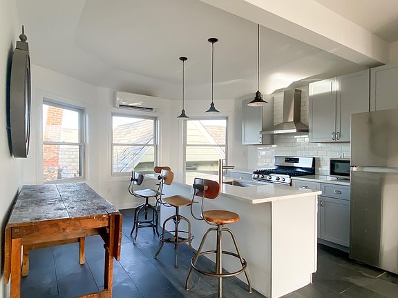 3rd image of 2 Courtney Ave #6