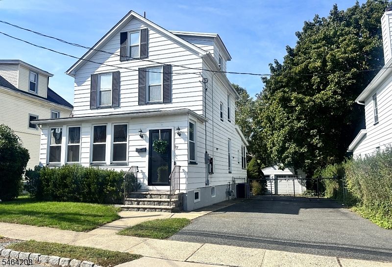 1st image of 37 Beach St
