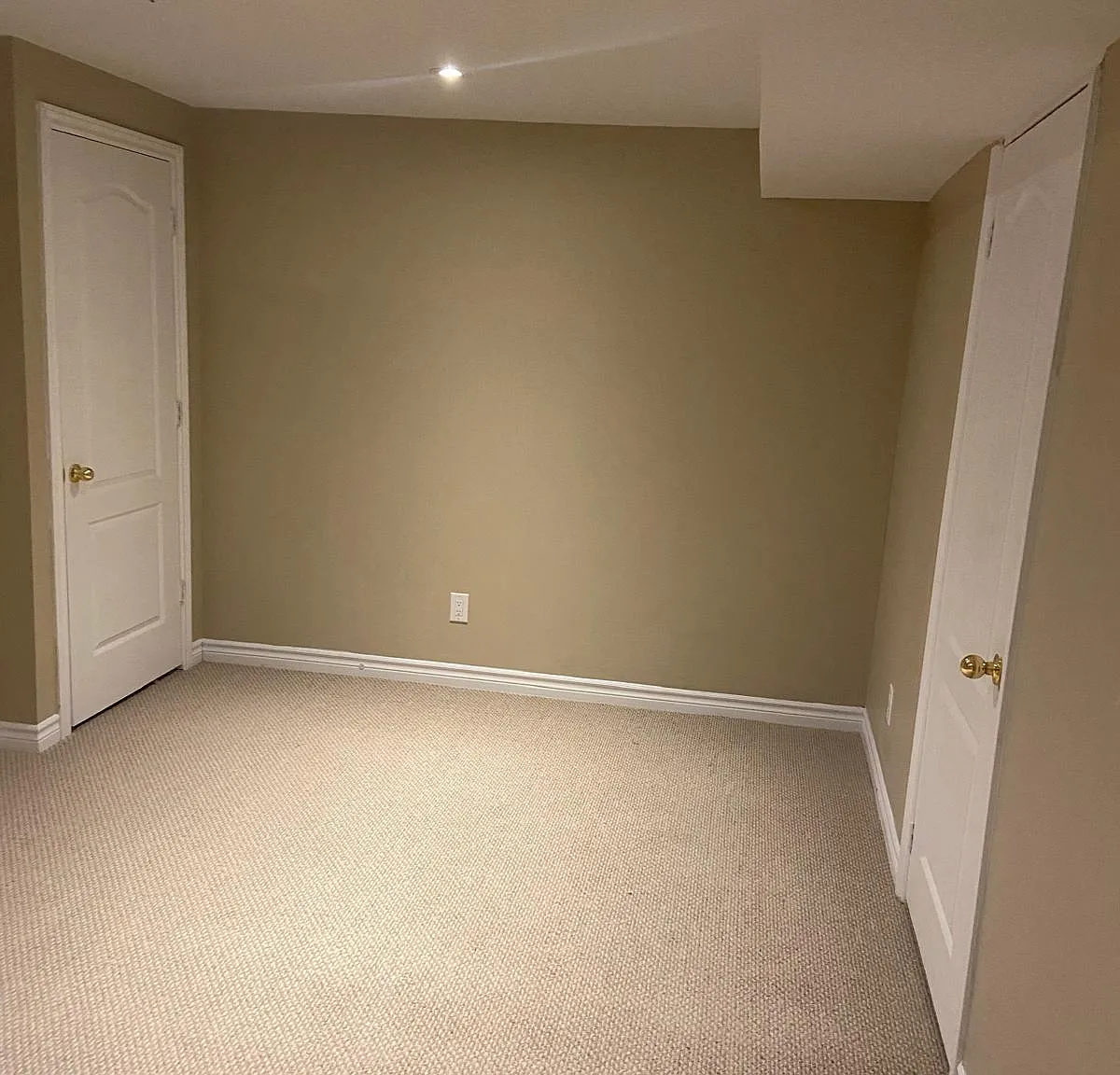 Bissland Dr, Ajax — Photo 1